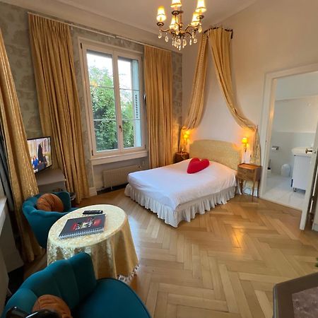 Hotel Le Manoir บาร์ ภายนอก รูปภาพ